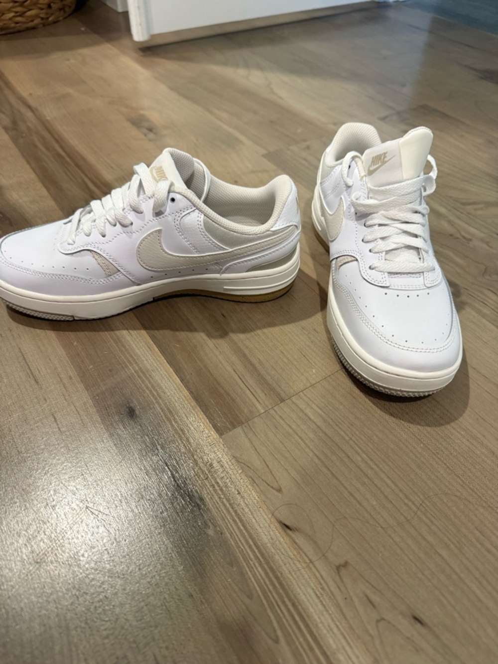 Brand new Nike Gamma Force White Low-Top Sneakers